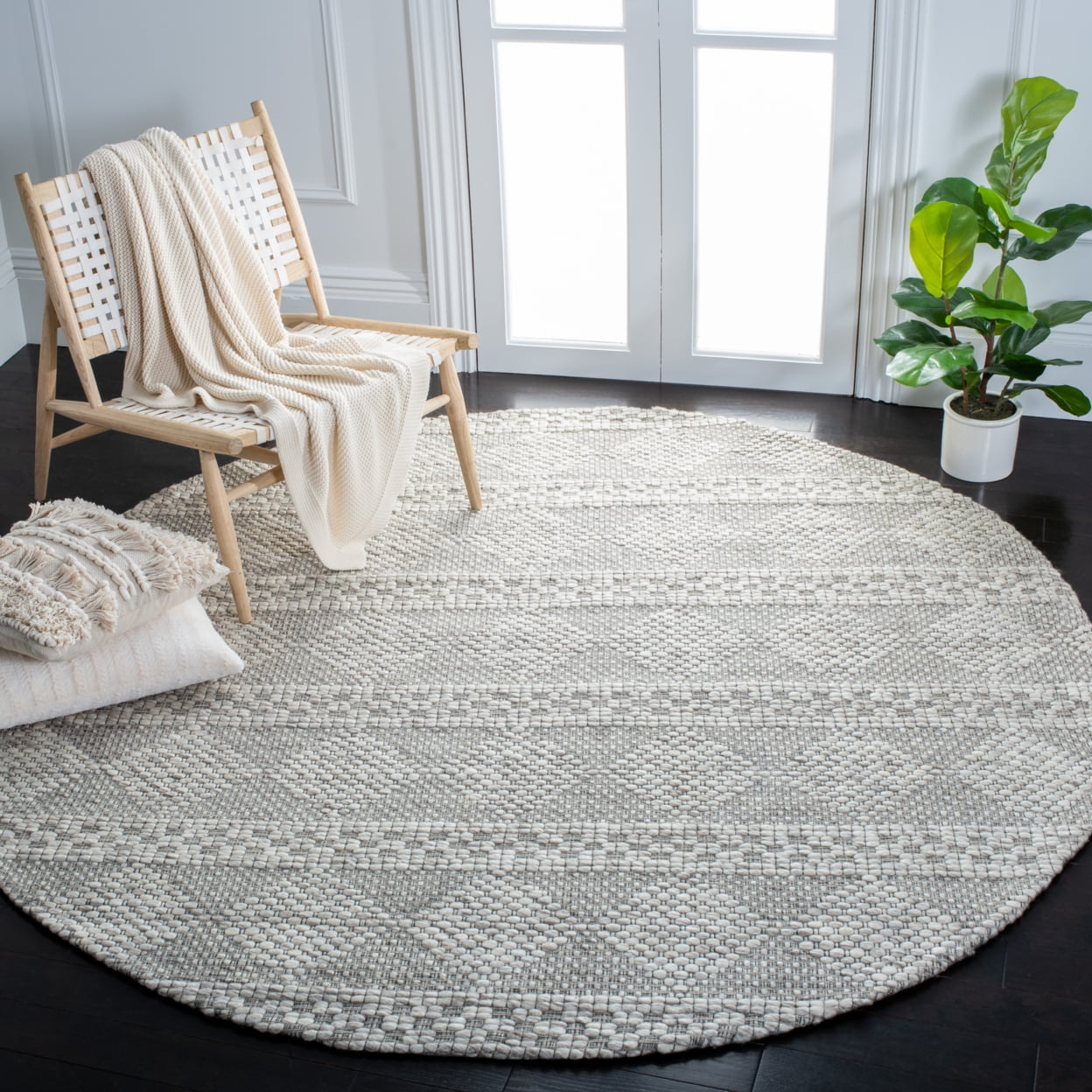 SAFAVIEH Marbella Matilda Diamond Area Rug, Beige/Grey, 7' x 7' Round