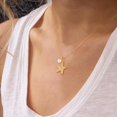 thumbnail image 3 of Collar MTMY con Colgante de Estrella de Mar y Perla con Baño de Oro, 3 of 6