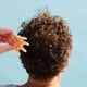 thumbnail image 4 of Masajeador de cabeza de pulpo de resina, peine para masaje del cuero cabelludo, herramienta Gua Sha, herramienta de masaje de mano para Spa, suministros para tienda de Spa de belleza, marrón claro, 4 of 8