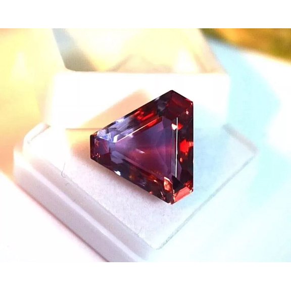 Loose Gemstone Trillion Shape 10 CT Alexandrite
