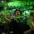 thumbnail image 2 of Paquete de 4 adornos de trébol con purpurina para el día de San Patricio, decoración colgante de tréboles para suministros de fiesta de San Patricio Adepaton HMHZ602, 2 of 7