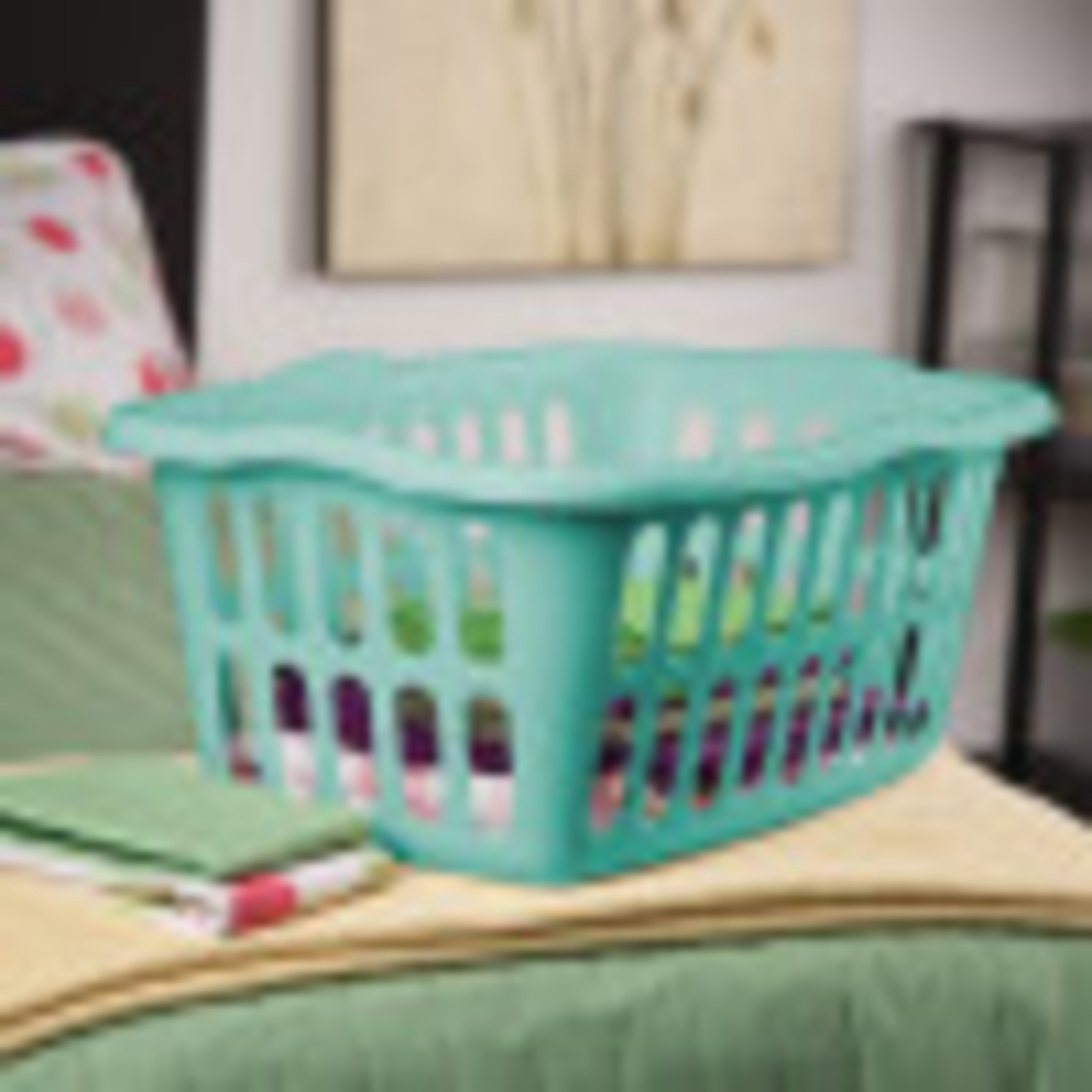 Sterilite Laundry Basket 1.5 Bushel