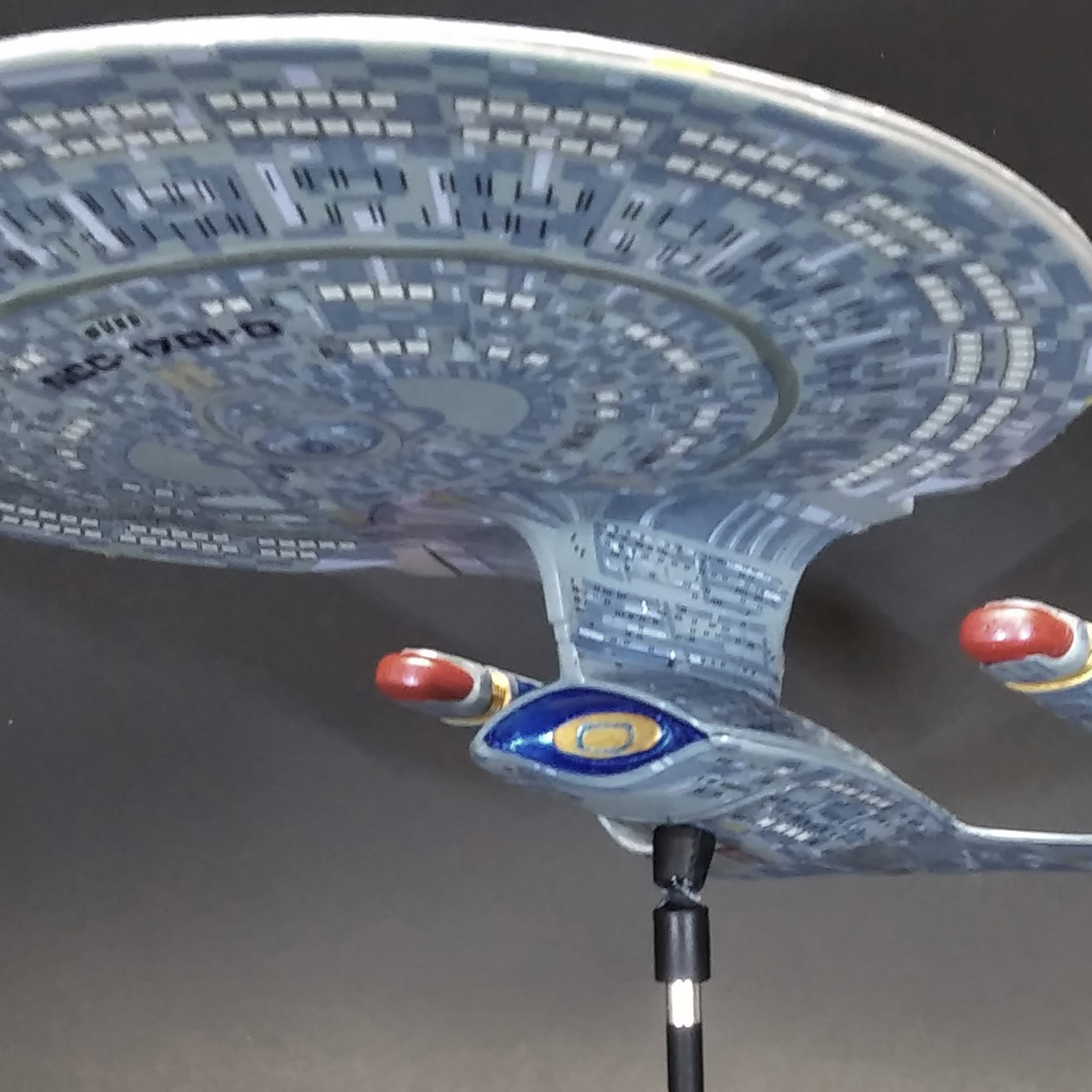 AMT: Star Trek Model Kit: U.S.S. Enterprise NCC-1701-D - 1:2500 Scale Model Kit, Snap Assembly, 10" The Next Generation Replica Ship W/ Base, Age 14+ - image 5 of 5