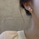 thumbnail image 4 of Pendientes de aro con perlas de imitación para mujer, aretes pequeños clásicos, joyería de boda, elegantes y bonitos JM, 4 of 5