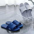 thumbnail image 4 of Zapatillas de nube de verano para mujer, chanclas informales de suela blanda para interior del hogar, sandalias planas antideslizantes para baño y ducha para hombre, 4 of 6