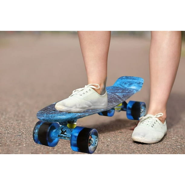 Meketec Skateboards Complete 22 Inch Mini Cruiser Retro Skateboard for Kids  Boys Youths Beginners The starry sky