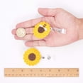 thumbnail image 3 of Porta credencial retráctil con diseño de girasol para enfermería, paquete de 2, con clip y correa reforzada., 3 of 7