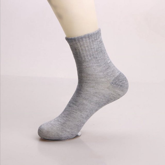 Calcetines blancos de mujer hasta la mitad de la pantorrilla, calcetines de otoño e invierno sin hueso, calcetines de confinamiento, calcetines de tubo largo, calcetines de tubo alto japoneses