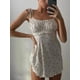 thumbnail image 4 of (Blanco S) Vestido floral informal de moda para mujer con tirantes de hongos y cuello de una línea, 4 of 8