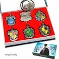 thumbnail image 3 of Broche y anillo con insignia de metal con reloj de arena y giratiempo de Harry Potter, varita mágica de Quidditch, llavero con piedra mágica, caja de regalo, 3 of 5