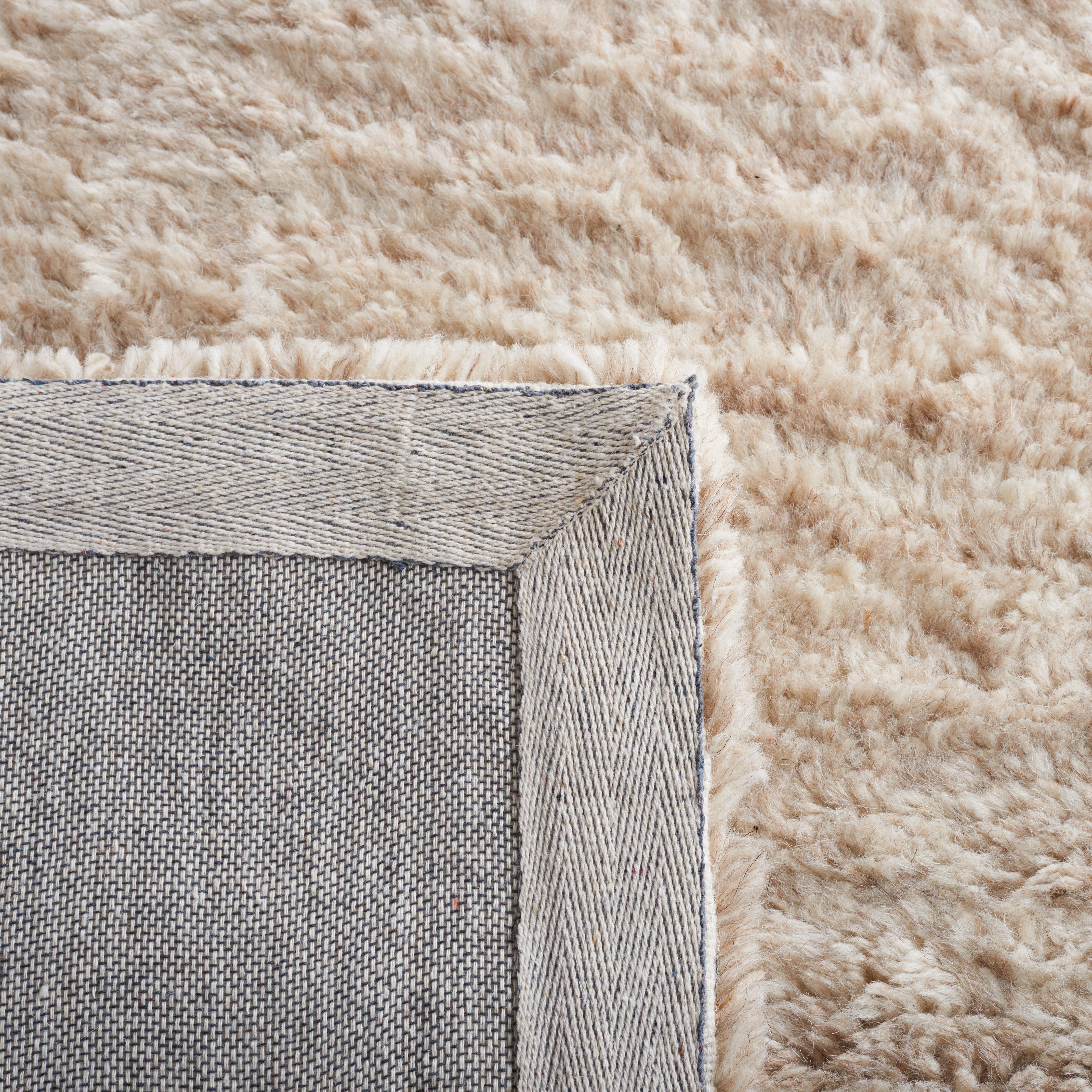 SAFAVIEH Casablanca Eugene Solid Runner Rug, Beige, 2'3" x 9'