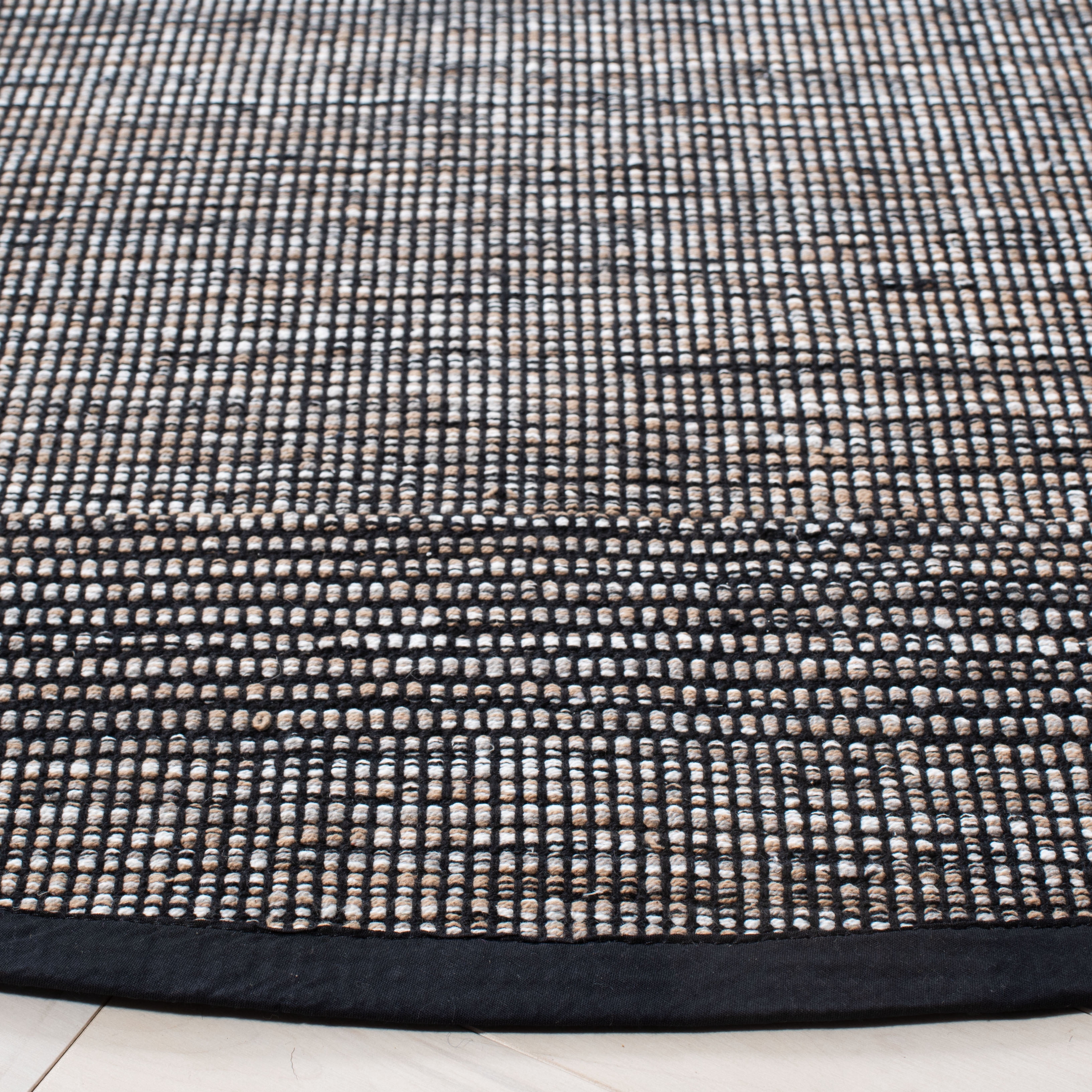 SAFAVIEH Montauk Kelsey Distressed Cotton Area Rug, Beige/Ivory, 6' x 6' Round