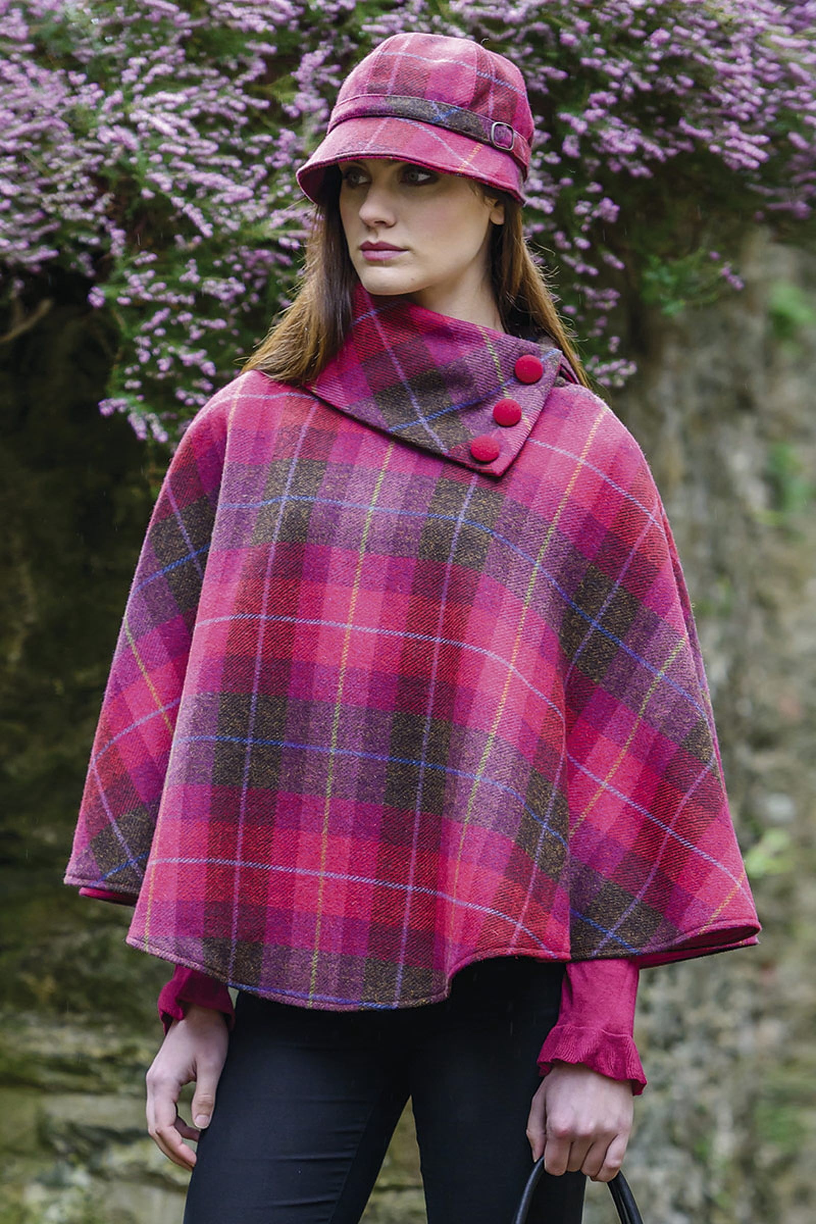 Mucros Weavers Irish Women