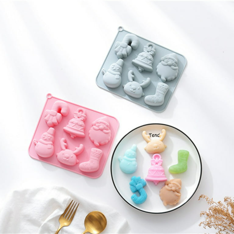 Christmas Festive Ice Cube Tray Set / Festive Red and Green Holiday Shaped Ice  Cube Trays / Snowman, Bells & Christmas Tree Plastic Mold 