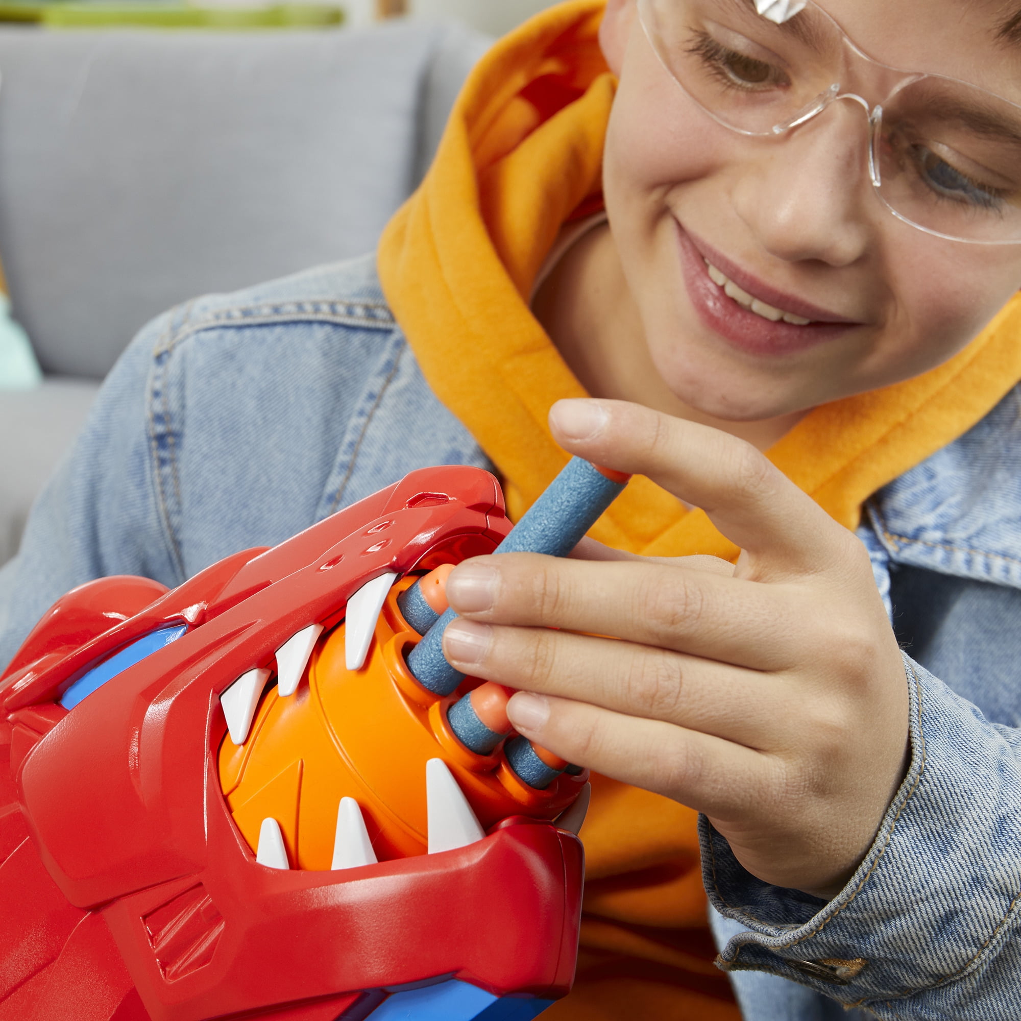 Nerf Wild Lionfury, Easy Play Dart Blaster with 16 Elite Darts, Ages 6 & Up Kids Toys for Outdoor Summer Games Ages 6 and Up