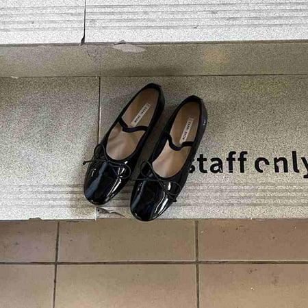 Mary Jane Flats Women Luxury Designer Genuine Leather White Red Designer Ballet Shoes Girl 2024 Sweet Match Skirt