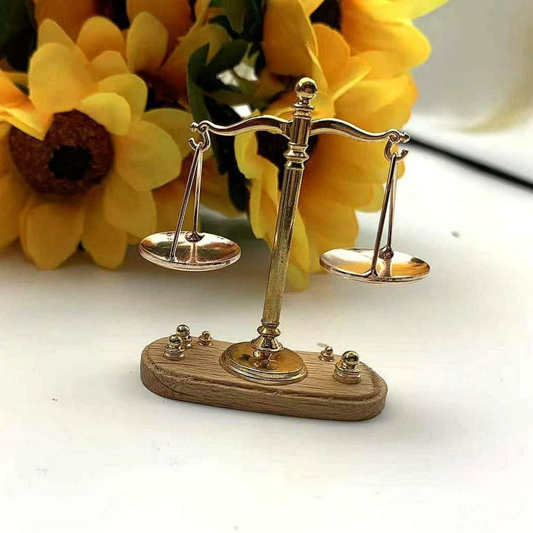 Zerodeko 1PC Dollhouse Mini Balance Scales with 6 Weights, 1: 12 Scale  Retro Mini Justice Scale Model, Kids Science Toys for Dollhouse Scenes Cake