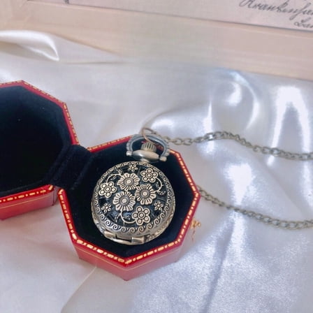 Vintage Flip Pocket Watch Hollow Floral Engraved Case Antique Style Necklace Pendant Quartz Timepiece