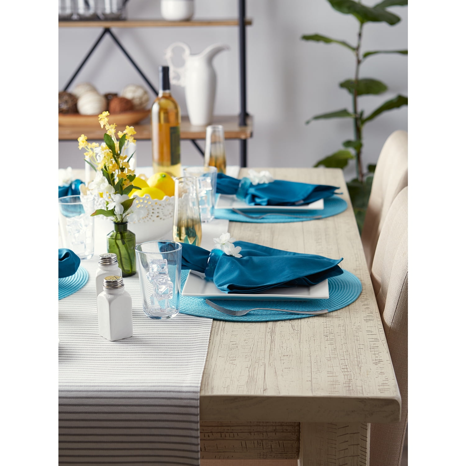 Aqua Round Polypropylene Woven Placemat (Set of 6)