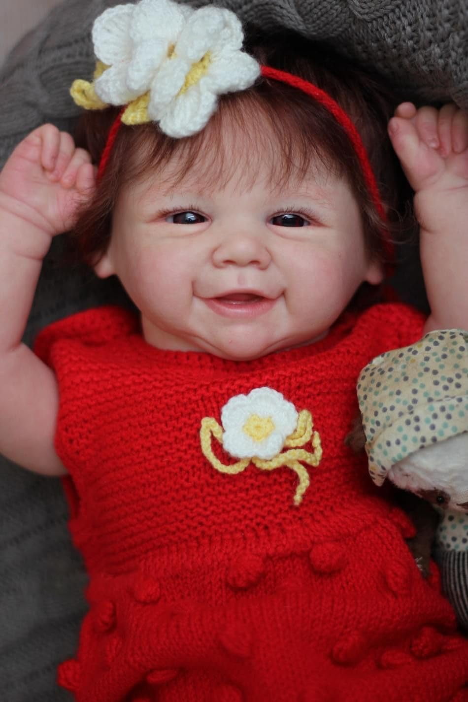Cute Lifelike Reborn Baby Dolls 19 Inch Sweet Smile Realistic Newborn Girl Doll Handmade Real Cute Baby Feeling Bebe Reborns with Accessories for Kids