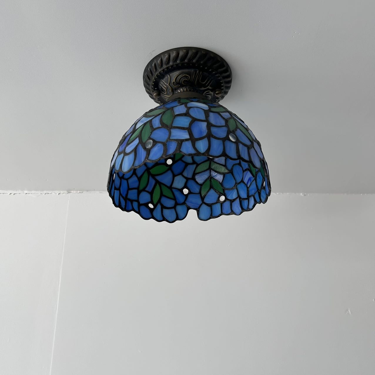 ENJOY DÉCOR LAMPS Tiffany 8-Inch Ceiling Light Fixture, Bronze, 1-Light, Corded Electric, for Living Room, Indoor, with Stained Glass Bowl