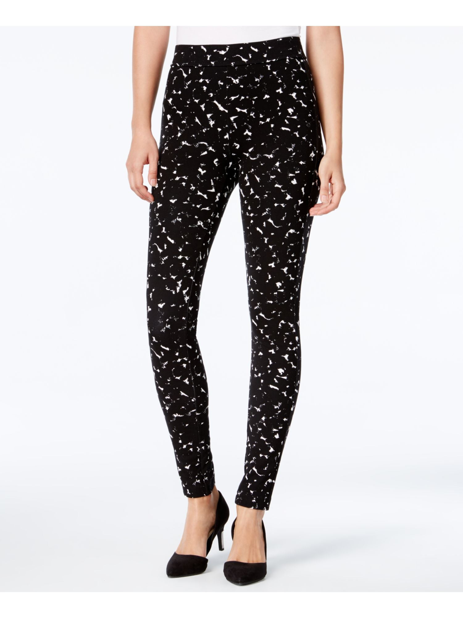 can you wear leggings at walmart