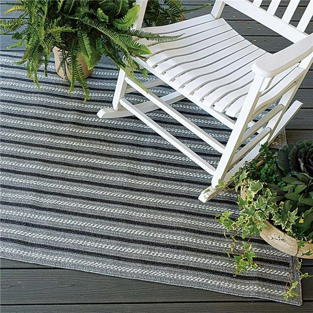 Homespice Decor 310736 27 x 45 in. London Avenue Ultra Durable Rectangular Braided Rug - Grey, Black & White