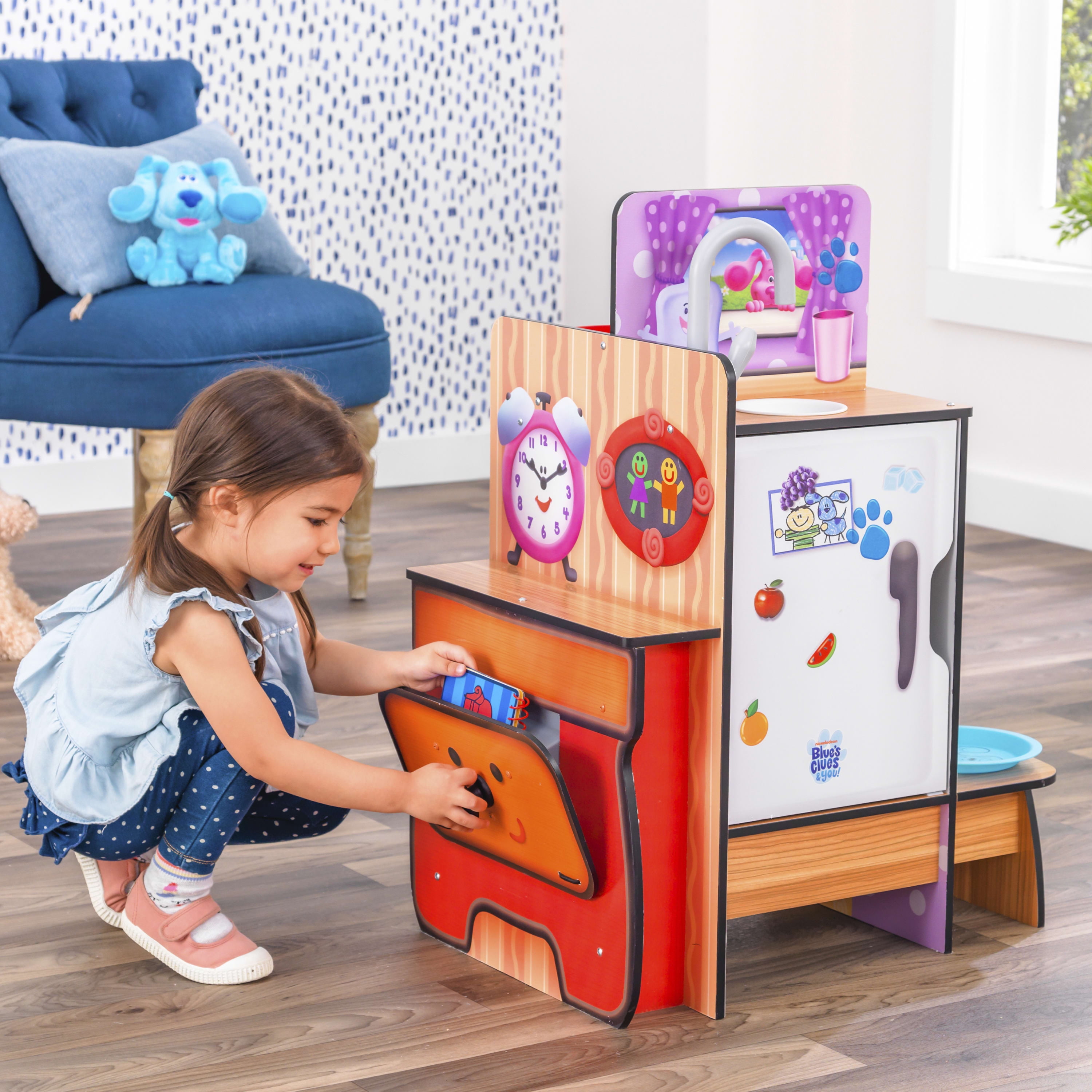 KidKraft Blue's Clues & You! Cooking-Up-Clues Wooden Play Kitchen & Handy Dandy Notebook