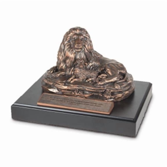 Lion And Lamb Sculpture