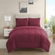 thumbnail image 2 of Set de edredón Sweet Home Collection RV Short Queen Burgundy, 2 of 2