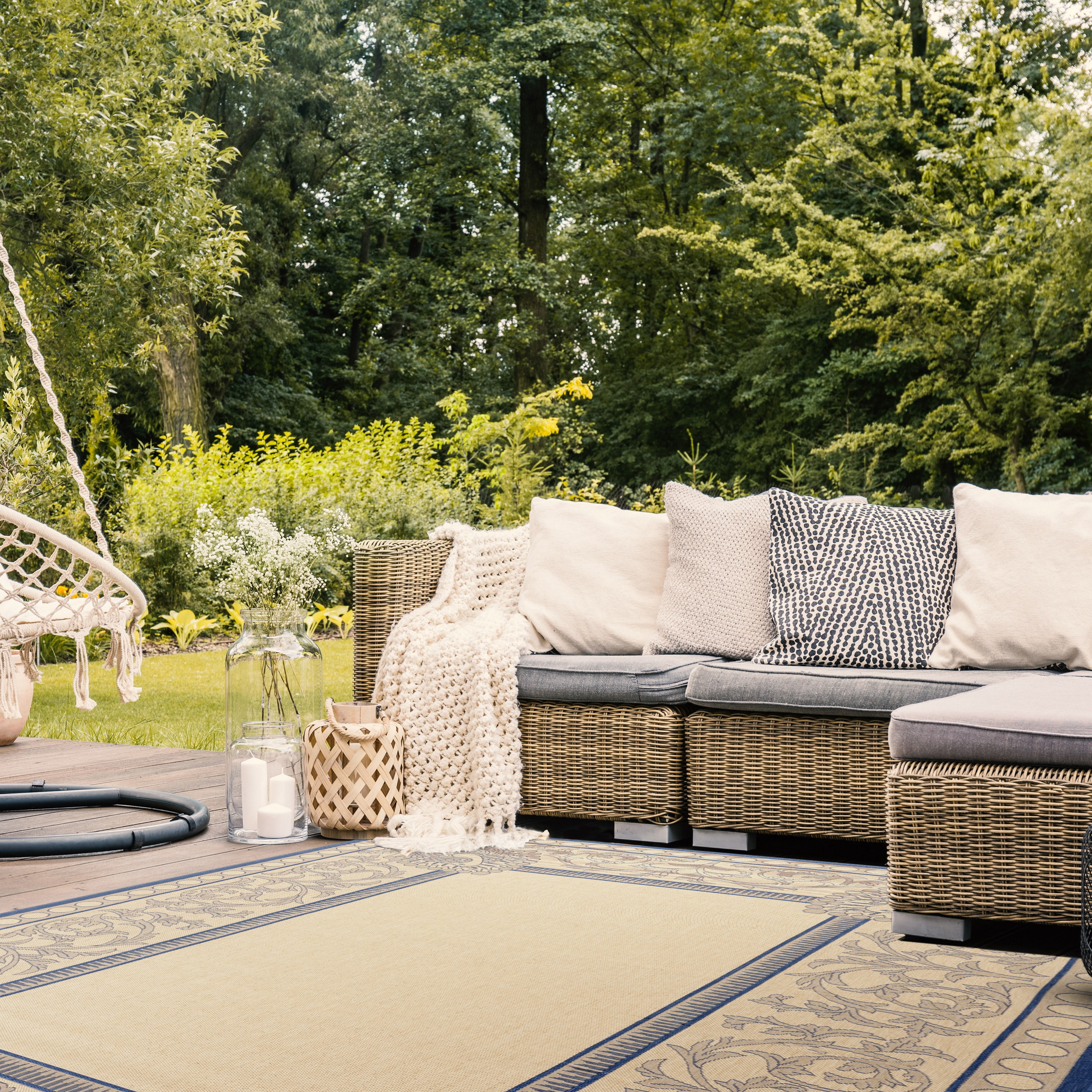 Safavieh Courtyard Cooper Botanical Indoor/Outdoor Area Rug, Natural/Blue, 4' x 5'7"