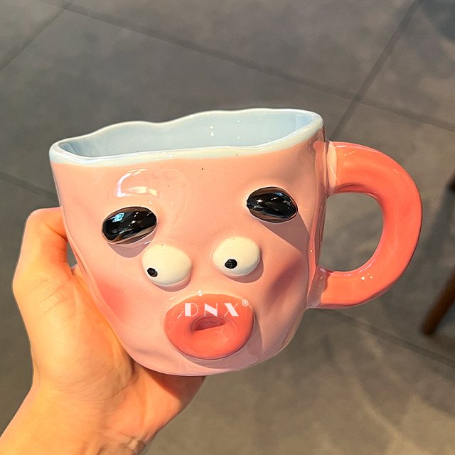 Taza creativa divertida, Taza de cerámica de nicho feo, color contrastante, taza de agua para el hogar de alta gama, taza para pareja, regalo de cumpleaños