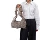 thumbnail image 4 of Bolso Hombro para Mujer Mano Acolchado Ligero Con Burbujas, 4 of 9