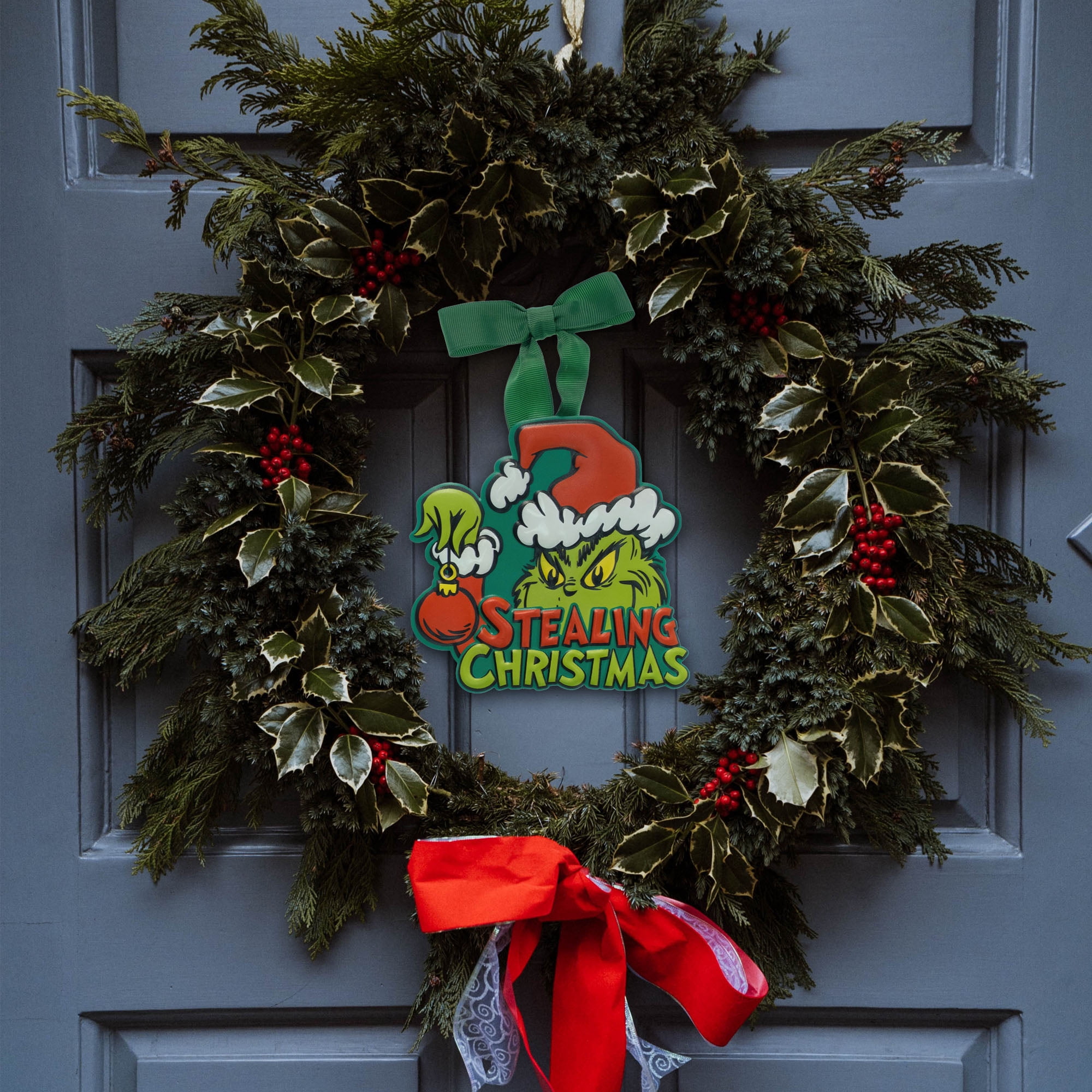 The Grinch “Stealing Christmas” Mini Metal Hanging Sign, 1 Piece