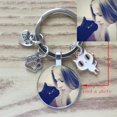 thumbnail image 4 of Llavero clásico personalizado con gema de tiempo para hombres y mujeres, lindo Animal, huella de pata de Mascota, amo el gato, llavero de coche, regalo conmemorativo de aleación de moda, 4 of 4