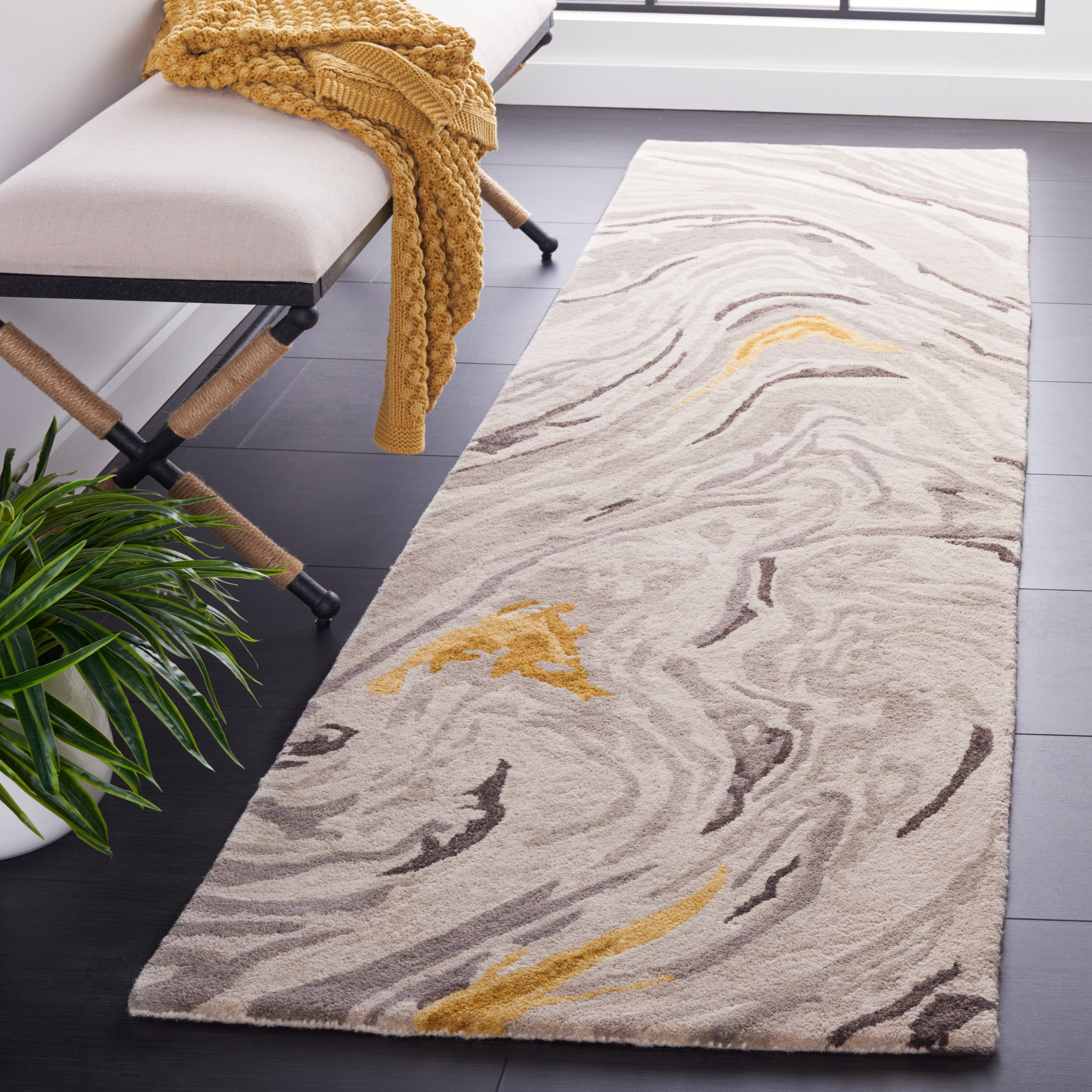 SAFAVIEH Soho Vasilis Abstract Runner Rug, Grey/Gold, 2'3" x 8'