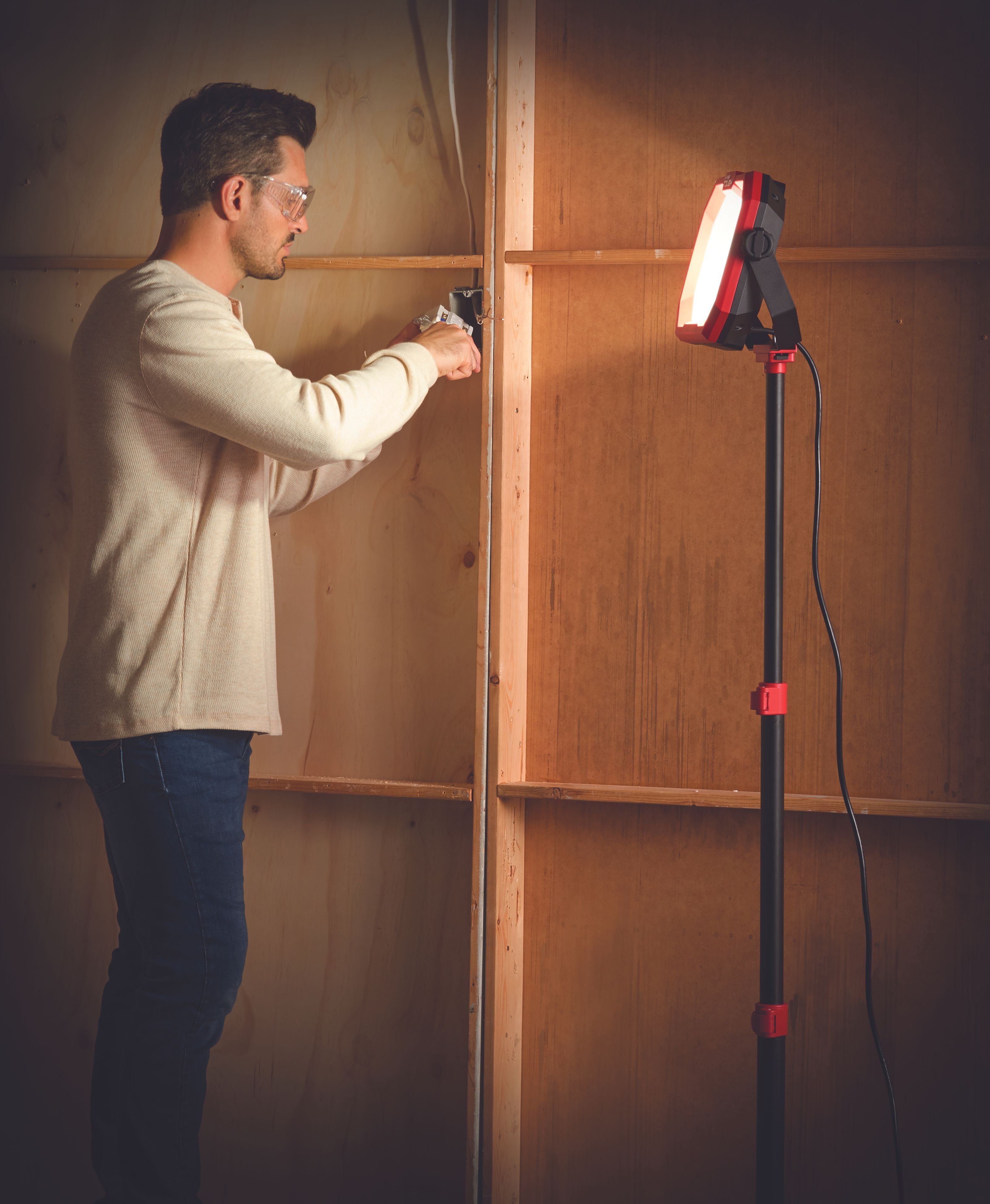 Hyper Tough LED Work Light 10000 Lumen with Adjustable Stand and Powder Coating Finish