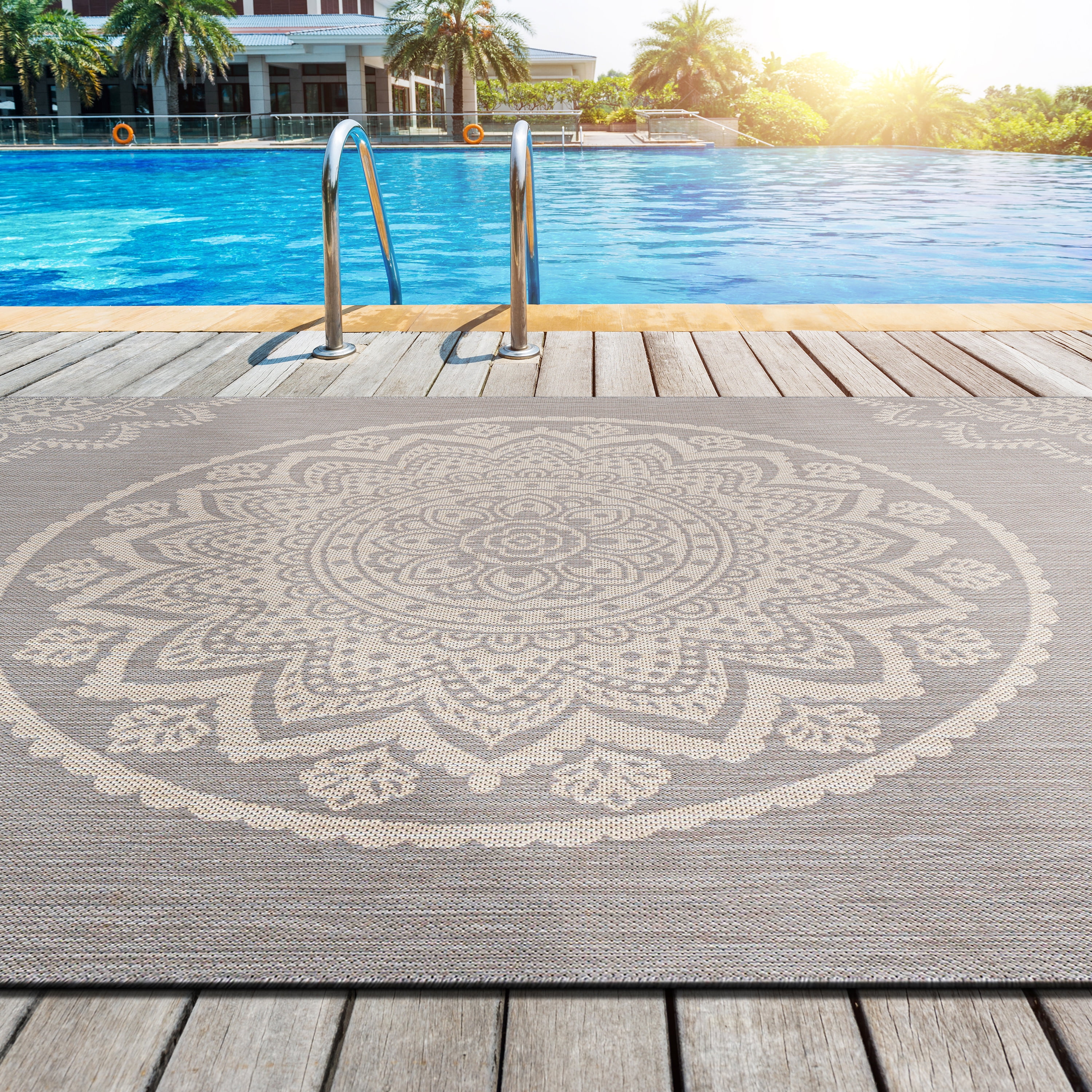CAMILSON Indoor Outdoor Rug, 6' x 9' Grey Medallion Area Rugs