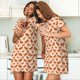thumbnail image 4 of Balery Hot Dog 2 Camisón de manga corta con cuello redondo para mujer, cómodo y elegante., 4 of 6