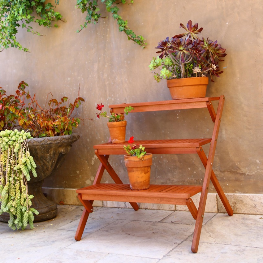 Outdoor ThreeLayer Plant Stand