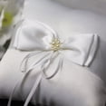 thumbnail image 3 of Billuyoard Anillo Almohada Perlas románticas Cojín Portador Blanco Lindo Satén Anillos Titular Matrimonio Nupcial Adornos Suministros de boda Kits de decoración para fiestas 60g 15x15cm, 3 of 6