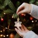 thumbnail image 2 of ELEVENTIME - 5 adornos de estrella para árbol de Navidad, miniestrellas colgantes rosas, adornos festivos de plástico para fiestas, bodas, decoración del hogar, liquidación., 2 of 8