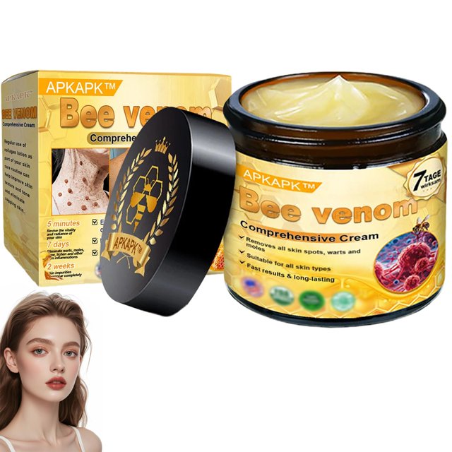 crema de tratamiento cutáneo flysmus bee venom 50 g para todo tipo de piel frasco de vidrio ámbar abierto con crema color marfil y tapa negra junto a caja amarilla etiquetada 'Bee venom', primer plano sobre fondo blanco; según empaque indicado para rostro y cuerpo, suele usarse también como hidratante diario para viajes.