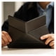thumbnail image 5 of Funda Para iPad 10.9 Native Union negro, 5 of 10