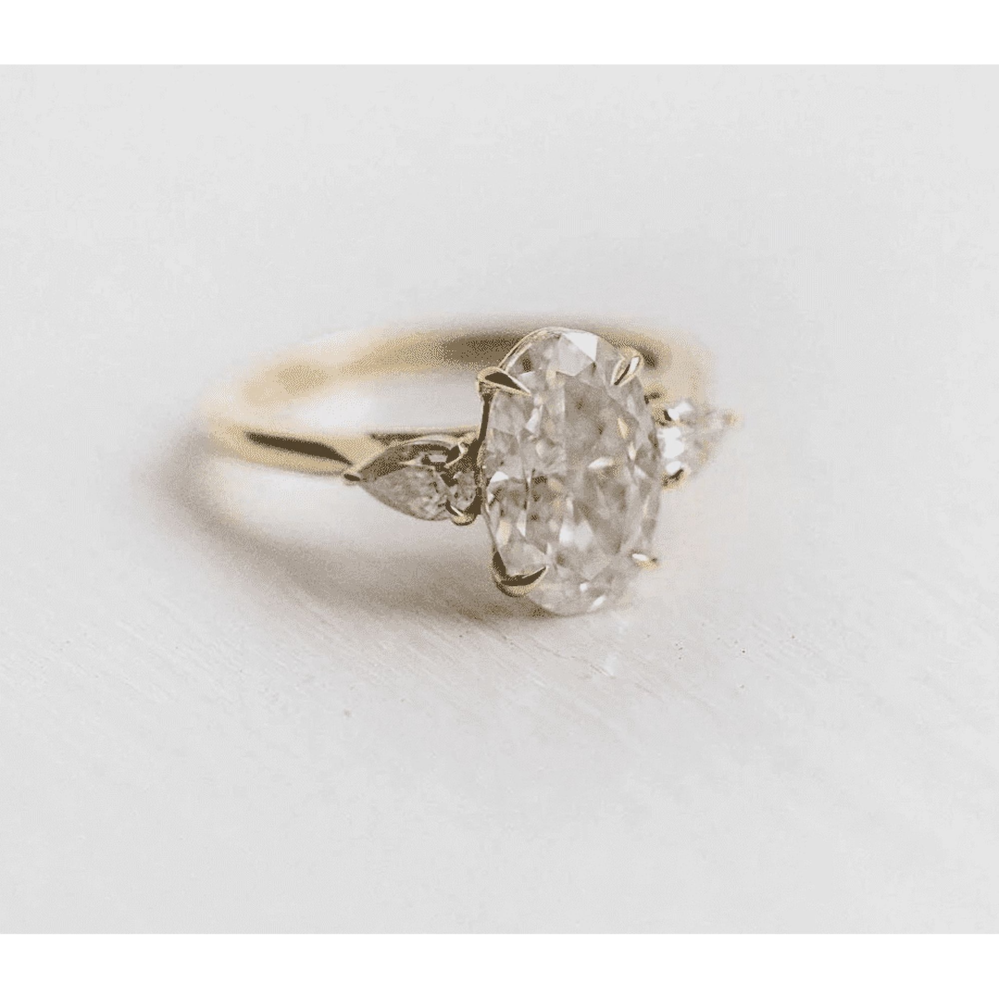 Elegant Yellow Gold 3 CT Oval Cut Moissanite Engagement Ring Trilogy Side Pear Diamond Wedding Ring For Women