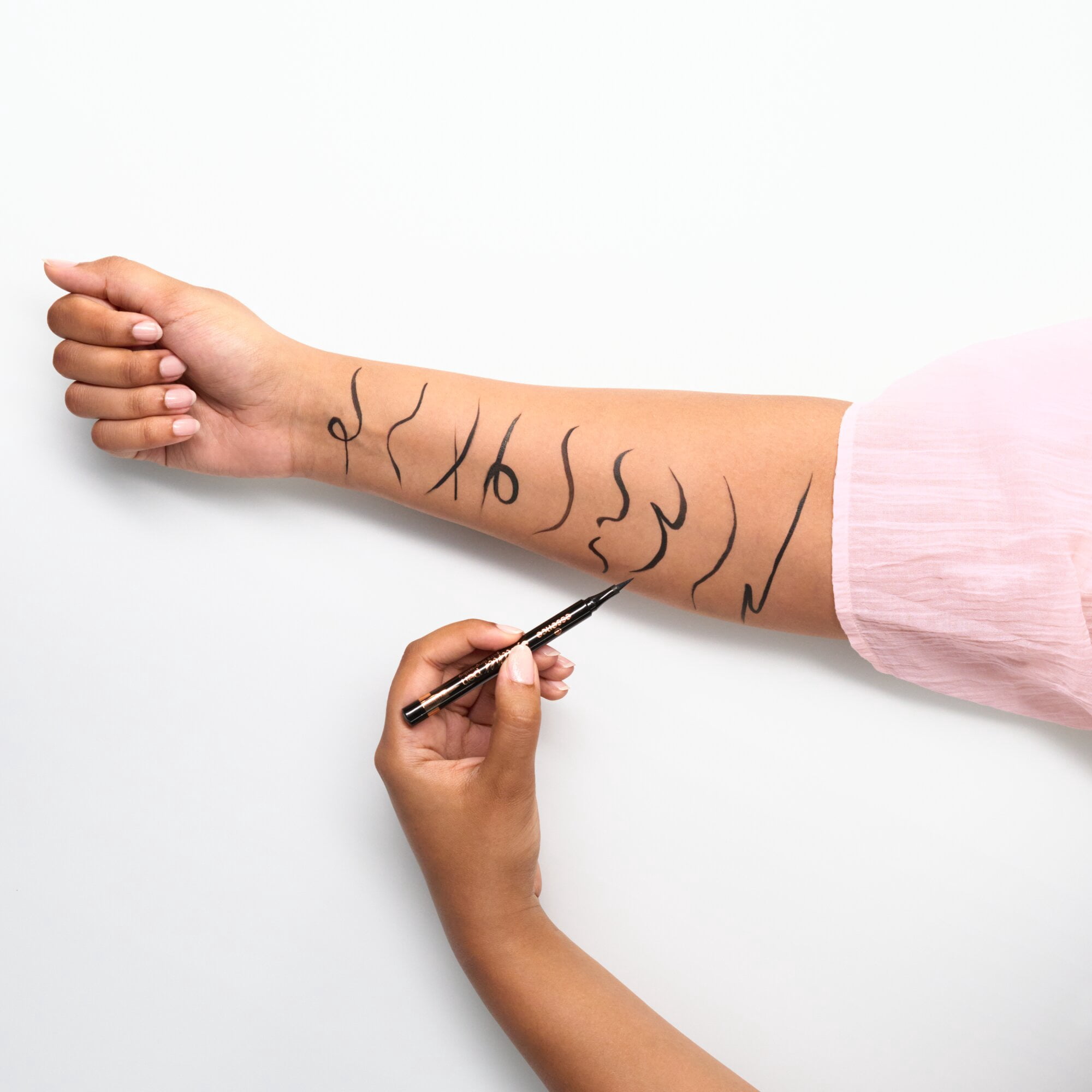 essence Eyeliner Pen Liquid Felt-Tip, Extra Long-Lasting, 010 Blackest Black