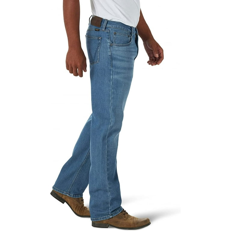 Wrangler Men's Free-to-Stretch Regular Fit Jean, Naval, 33W x 30L