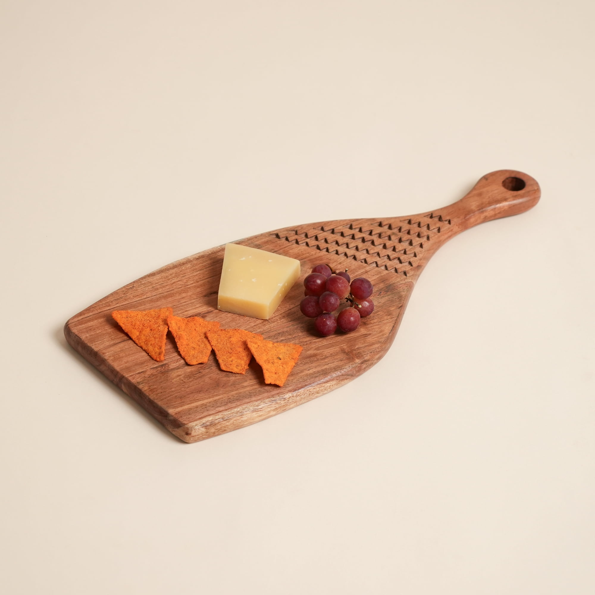 Acacia Wood Cutting Board with Handle, Handcrafted Wooden Chopping Board, Natural Finish Serving Board for Bread, Cheese, Fruits & Charcuterie, Decorative Paddle Board, 7 x 0.75 x 16.5 Inches