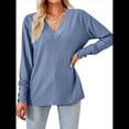 thumbnail image 2 of Blusas de Verano para Mujer con Mangas 3/4, Cuello en V, Mangas Abullonadas, Estilo Casual, con Textura Fruncida. Azul XXL, 2 of 8