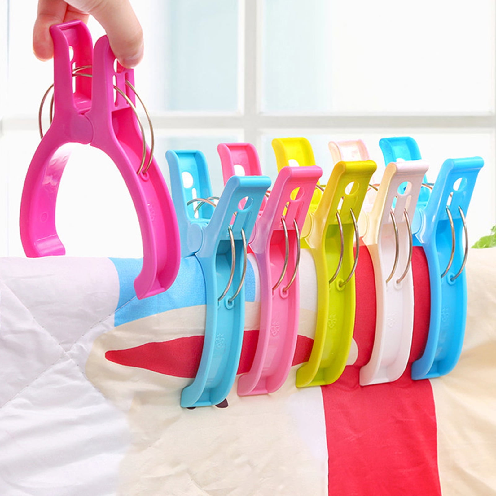 PAMISO Beach Towel Clip, 4 PCS Large Cloth Pins, Quilt Drying Clip, Plastic  Clothespins, Strong Grip Holder to Dry Laundry on Clothesline and Hanging